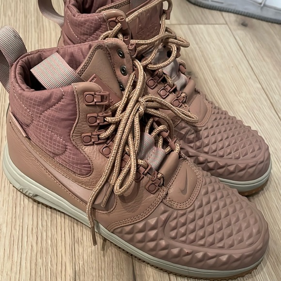 Nike AF1 - Picture 1 of 3